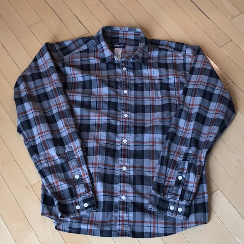 Preowned mens Patagonia long sleeve plaid organic cotton shirt - M